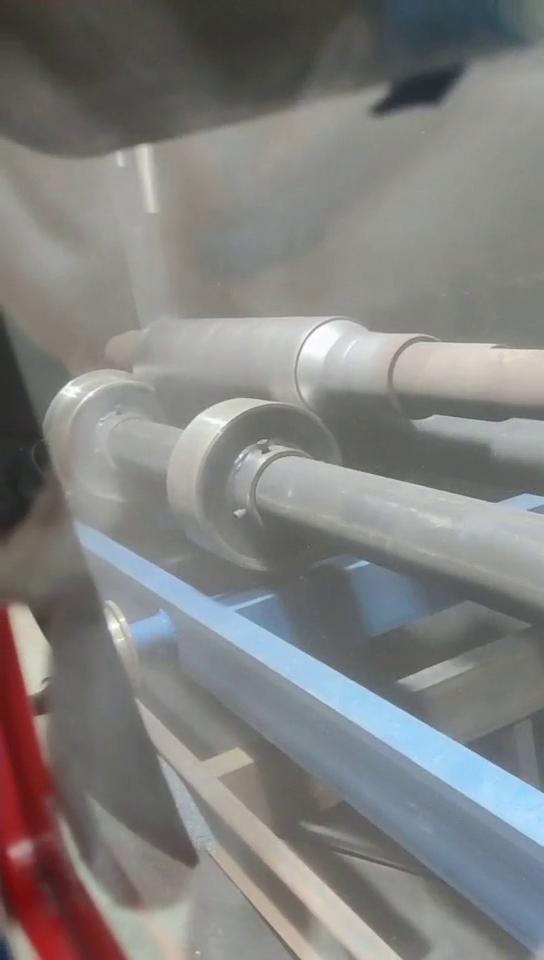 自動(dòng)輥道噴砂機(jī)工作視頻